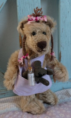 Bärline, adoptiert von Gertrude (Hollenthon)