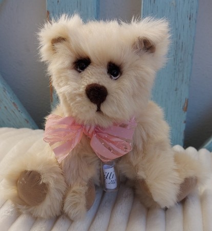 Milli, adoptiert von Gertrude, Wien